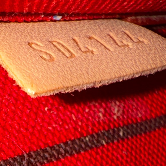 Louis Vuitton Monogram Pochette MM - Picture 8 of 8